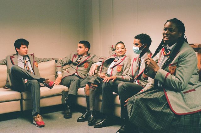 Уже скоро: Netflix показав кадри з третього сезону серіалу Сексуальне виховання - фото 464957