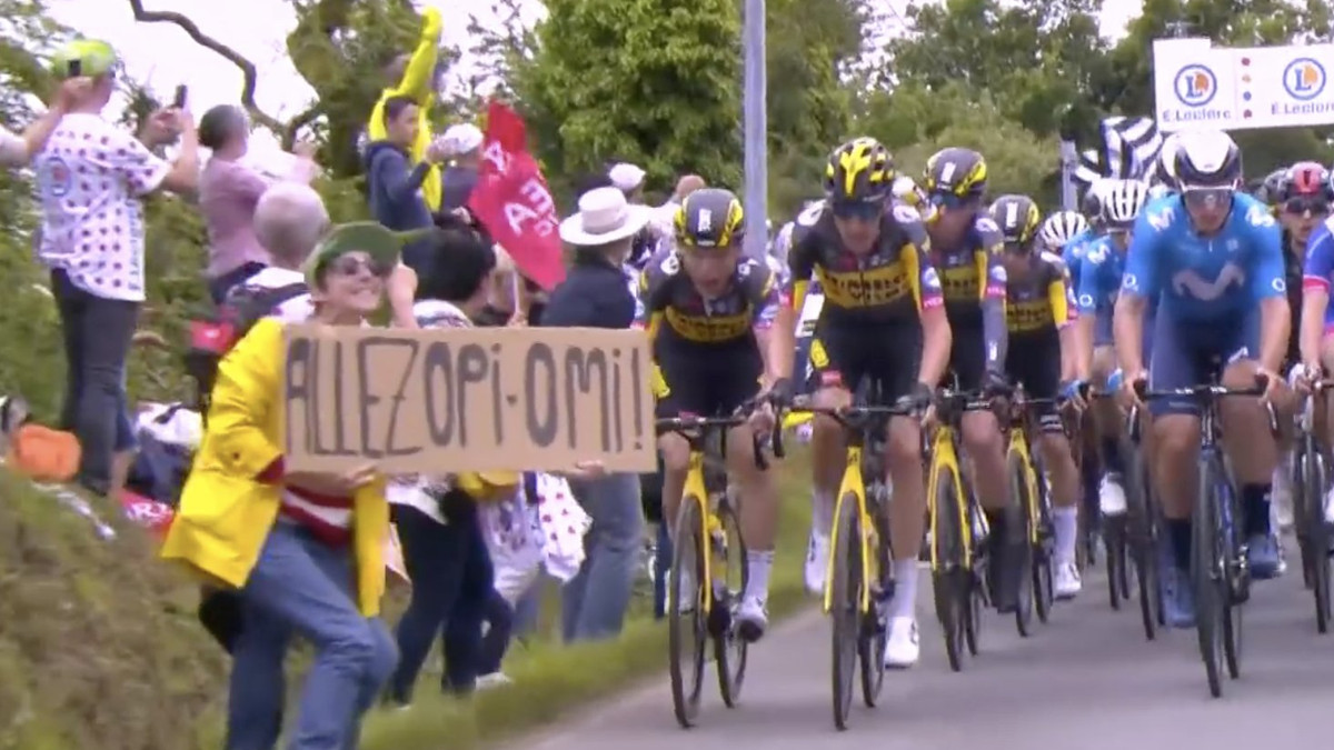 Масове падіння на Тур де Франс - фото 1
