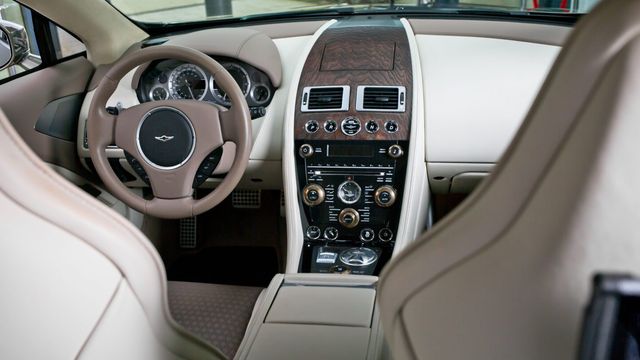 Як виглядає найдорожчий седан у світі: таких всього 120 штук - фото 465218