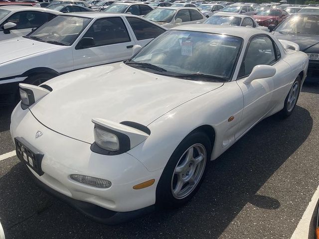 Продане на аукціоні авто розтрощили, не встигнувши передати новому власнику: фотофакт - фото 465260