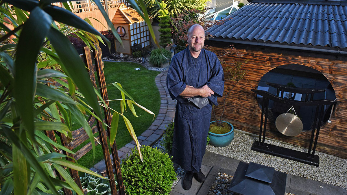 Англієць 10 років створював японський сад мрії на своєму задньому дворі: фото ДО та ПІСЛЯ - фото 1