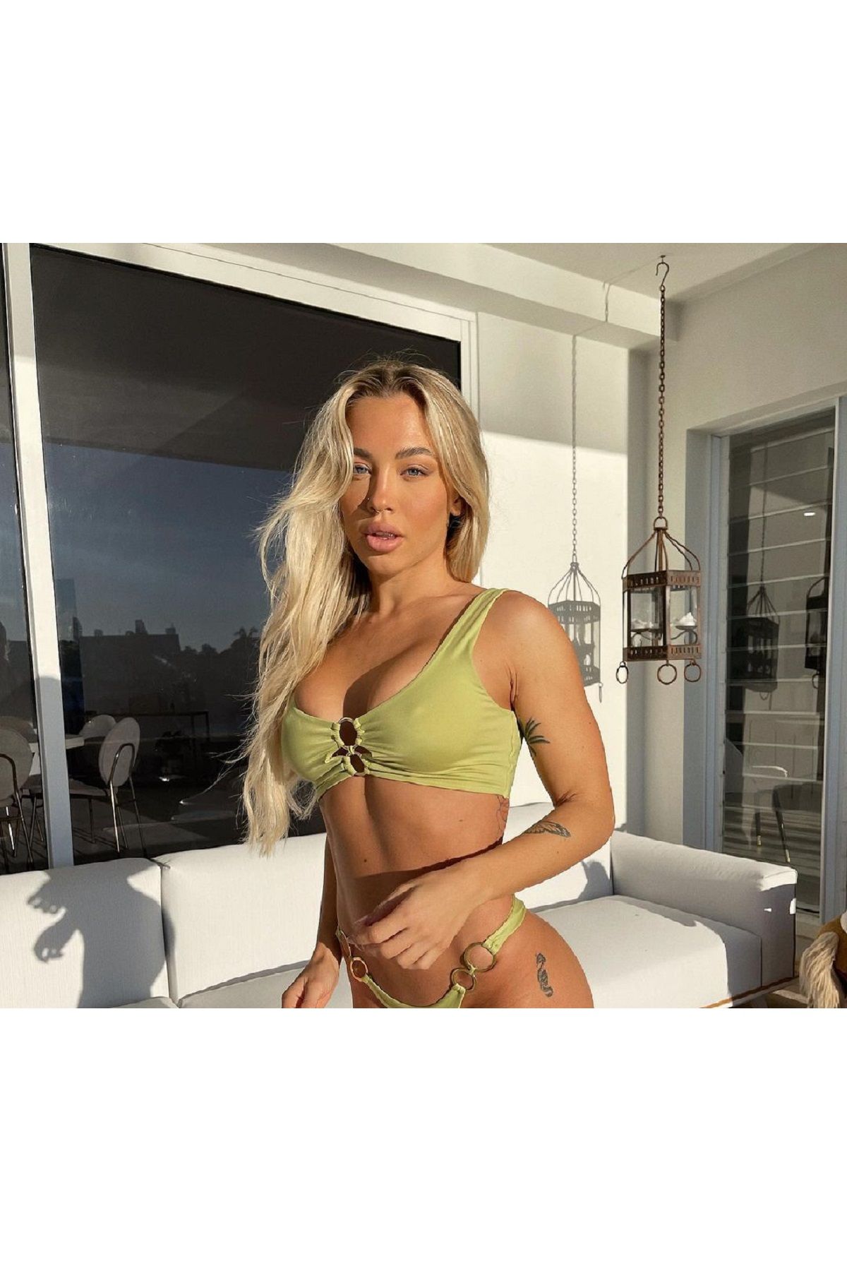 Фітоняшка Теммі Хемброу показала, як зробити ідеальні сідниці (відео)