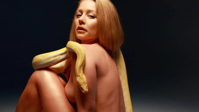 Тіна Кароль заінтригувала мережу голою фотосесією: інтимні фото (18+) - фото 465550