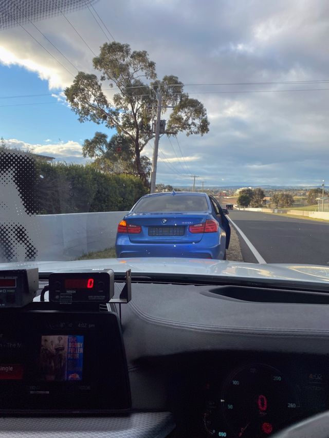 Водія BMW позбавили прав на пів року за швидку їзду гоночною трасою - фото 465606