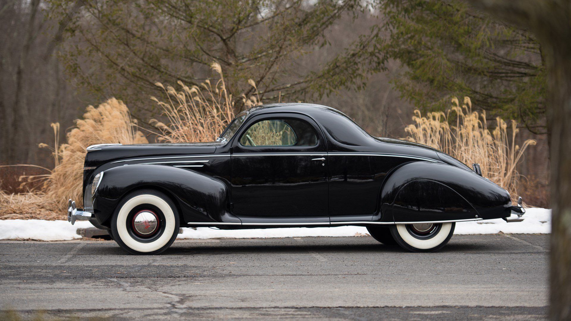 Продавець запевняє, що усього у світі 5 таких Lincoln Zephyr - фото 1