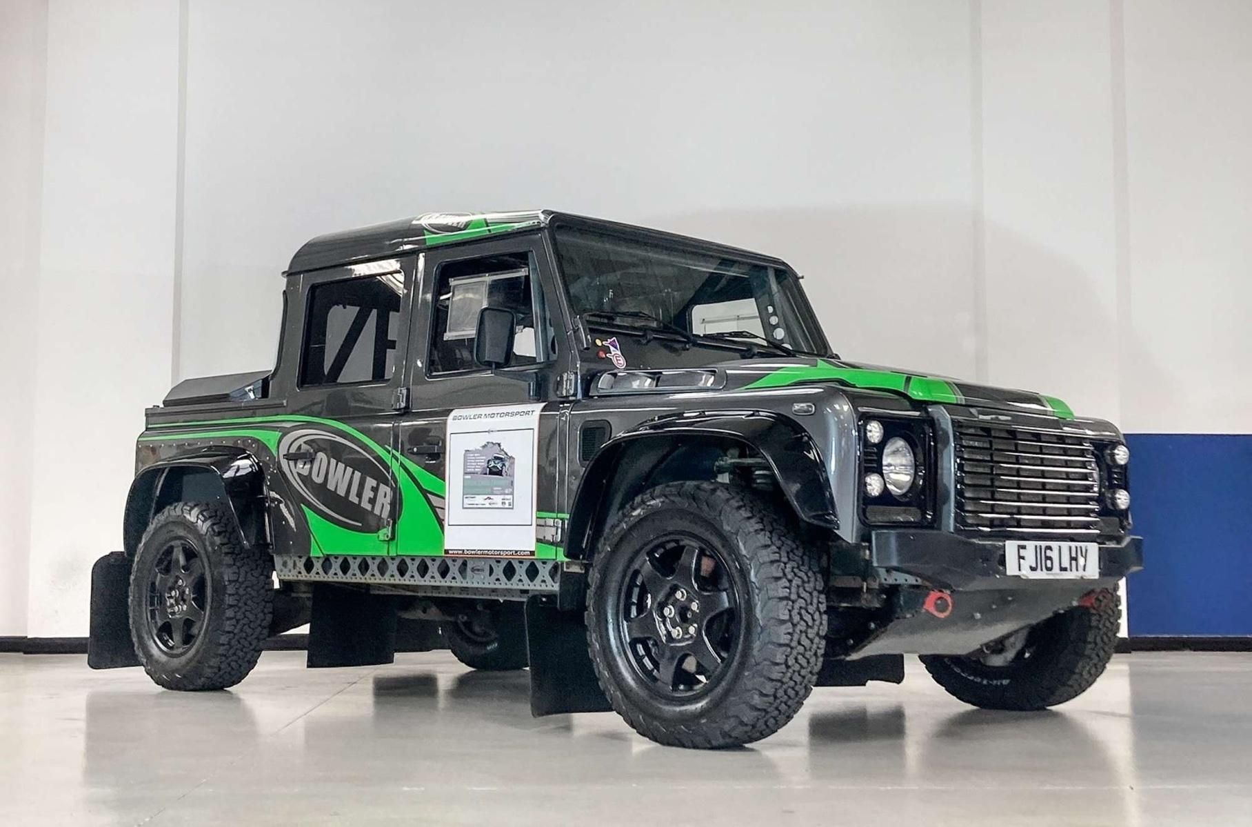 Найпотужніший і найшвидший Land Rover Defender пустять з молотка