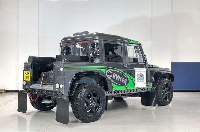 Найпотужніший і найшвидший Land Rover Defender пустять з молотка - фото 466052