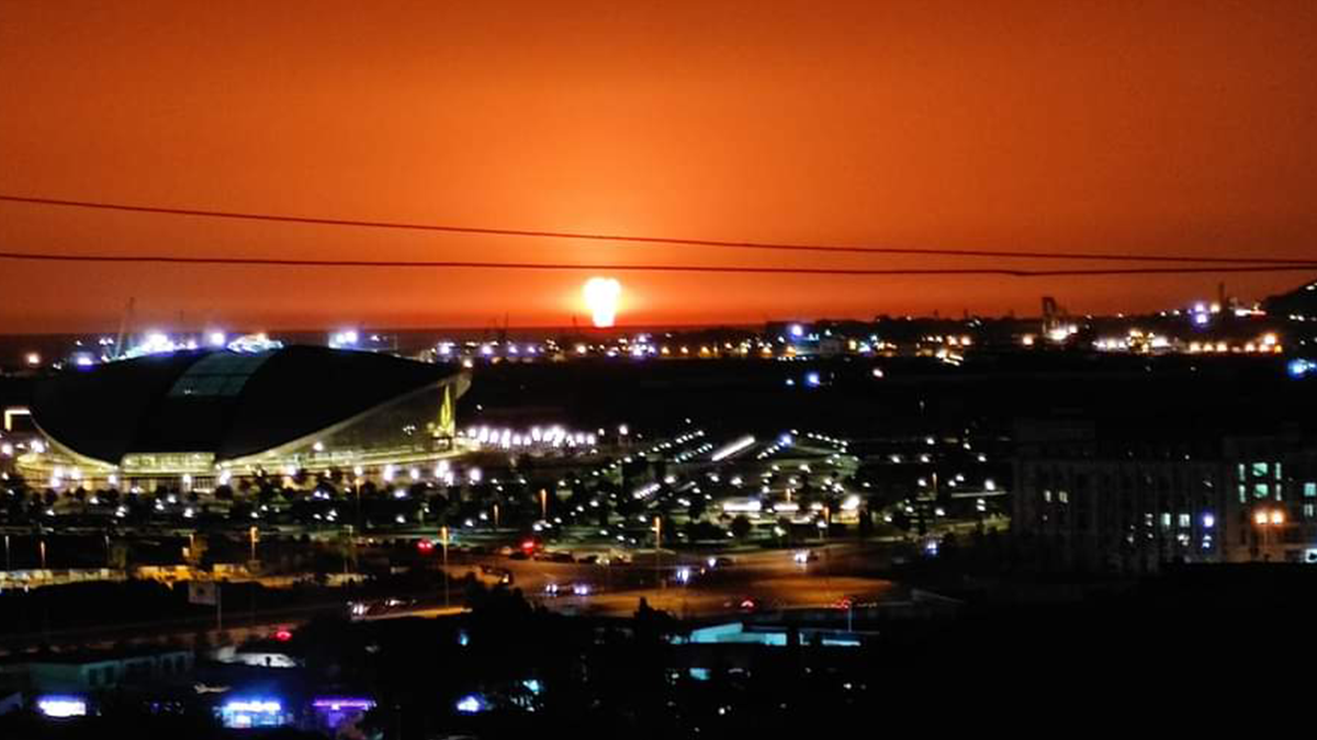 У Каспійському морі пролунав потужний вибух: відео очевидців