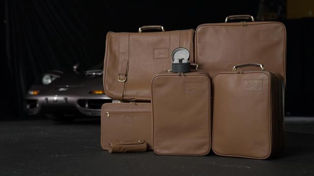 Потужний McLaren F1 за 15 мільйонів доларів виставили на продаж - фото 466536