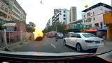 У Китаї під час руху вибухнула Toyota Camry: моторошне відео