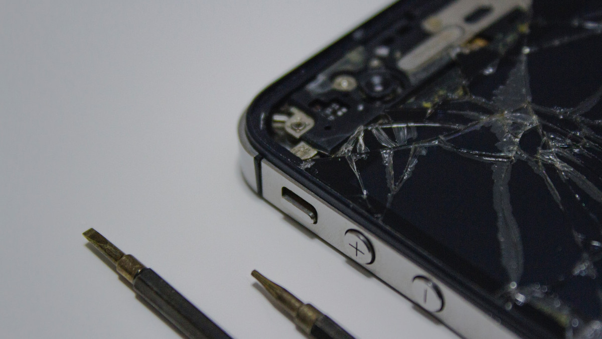 Стів Возняк вважає, що Apple дарма забороняє користувачам ремонтувати її гаджети - фото 1