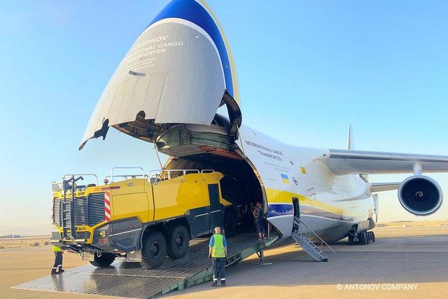 Український Ан-124 Руслан перевіз надпотужні пожежні автомобілі: фото - фото 467061
