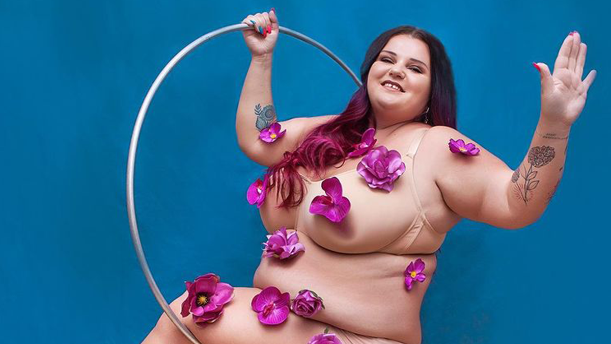 alyona alyоna потролила реперку Cardi B у новій фотопародії