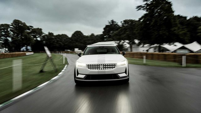 На фестивалі у Гудвуді дебютував заряджений Polestar 2 - фото 467353