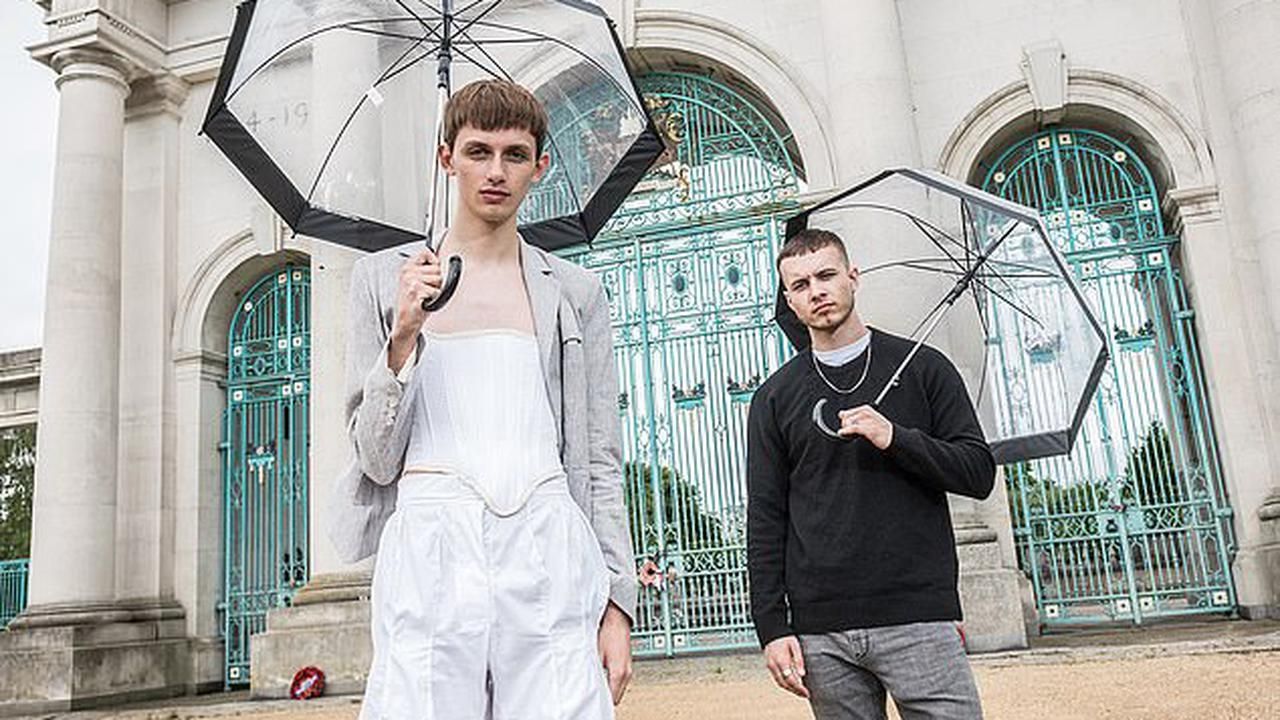 Дизайнер створив чоловічий корсет, і ось для чого (фото)