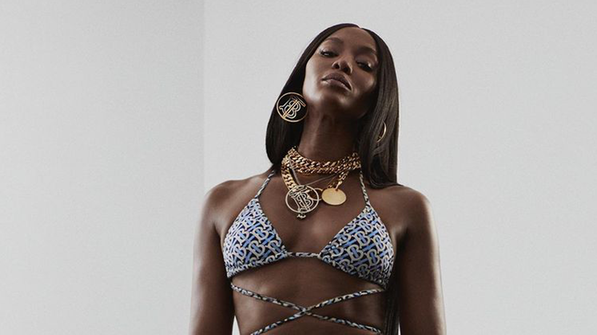 Розкішна Наомі Кемпбелл знялася у спокусливому бікіні для рекламної кампанії