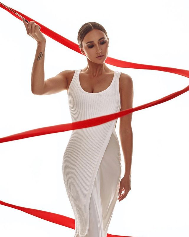 Найгарячіші образи Ганни Різатдінової за всю кар'єру: добірка фото іменинниці (18+) - фото 468292