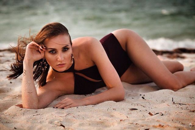 Найгарячіші образи Ганни Різатдінової за всю кар'єру: добірка фото іменинниці (18+) - фото 468298