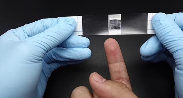 Дослідники винайшли переносну зарядку для телефону, яка бере енергію з тіла людини - фото 468311