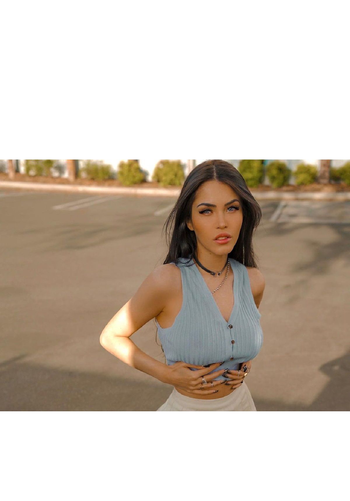 Клаудія Аленде вражає схожістю з Меган Фокс - фото 1