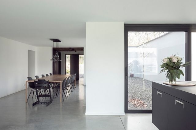 Стареньку віллу в Бельгії перетворили у сучасний дім мрії (фото) - фото 469085