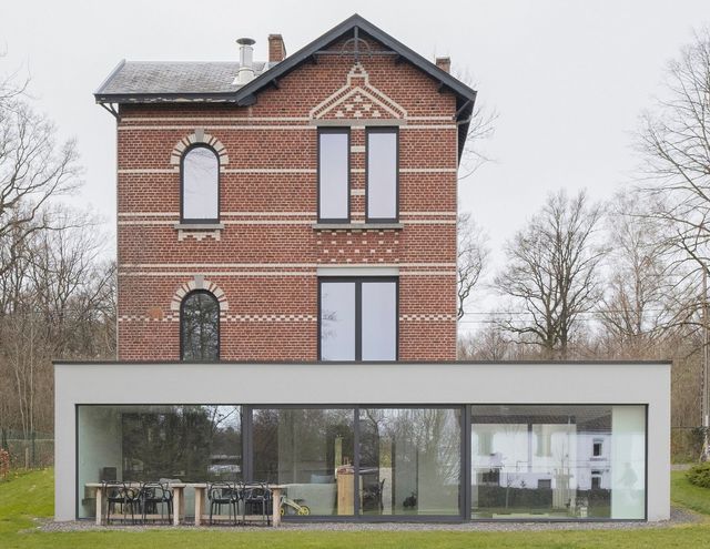 Стареньку віллу в Бельгії перетворили у сучасний дім мрії (фото) - фото 469094
