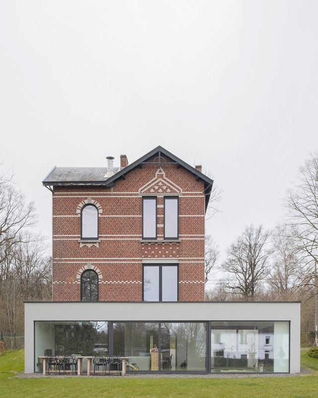 Стареньку віллу в Бельгії перетворили у сучасний дім мрії (фото) - фото 469095