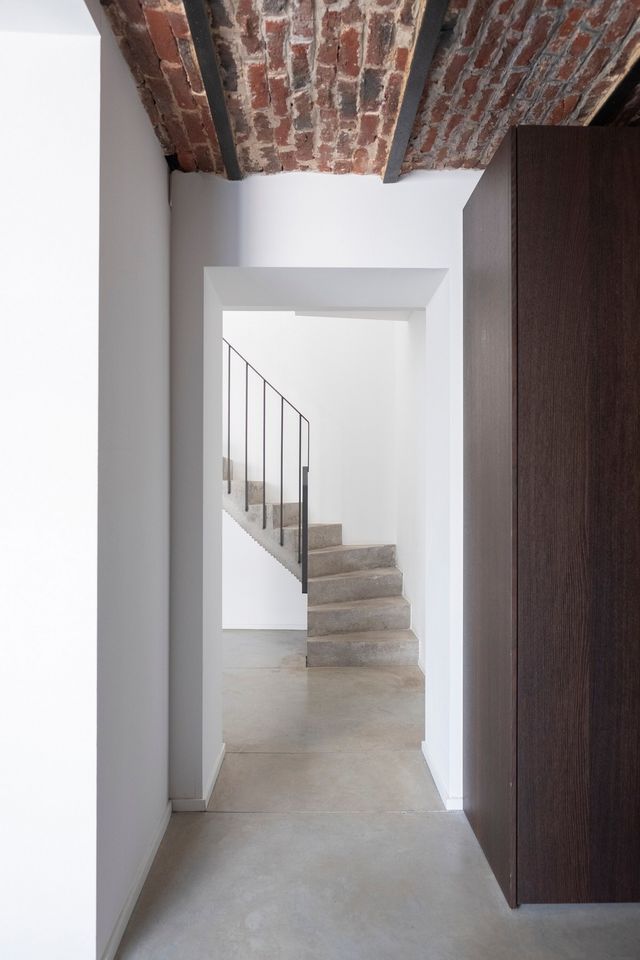 Стареньку віллу в Бельгії перетворили у сучасний дім мрії (фото) - фото 469097