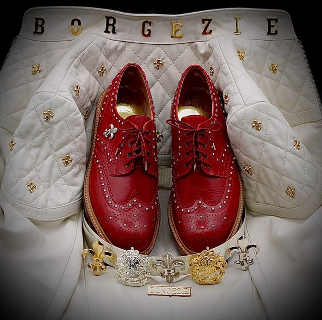 Британський дизайнер представив найдорожчі у світі чоловічі туфлі з діамантами - фото 469329