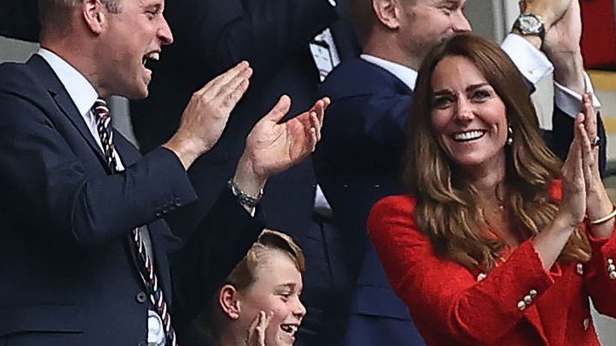 Кейт Міддлтон і принц Вільям показали нове фото принца Джорджа в день його народження