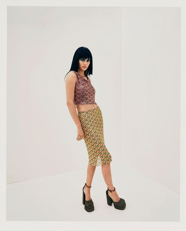 Розкішна Кендалл Дженнер знялася для іспанського глянцю і вразила ефектними образами - фото 469437