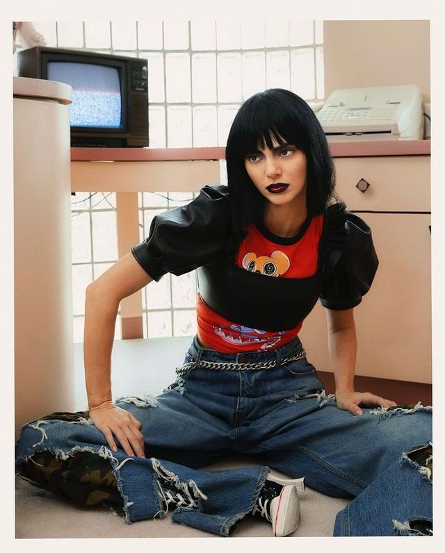 Розкішна Кендалл Дженнер знялася для іспанського глянцю і вразила ефектними образами - фото 469438