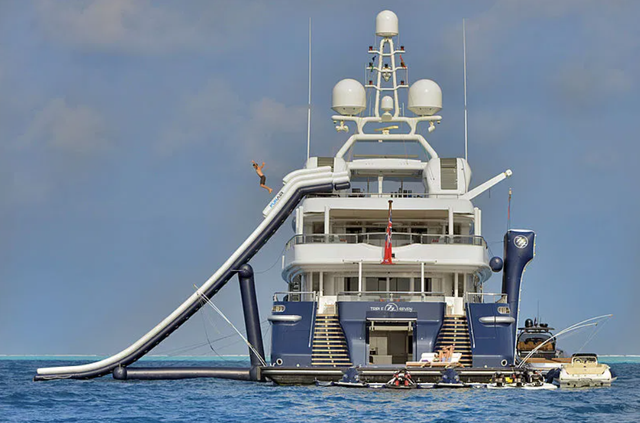 Том Круз відпочиває на розкішній величезній яхті: дивіться, як вона виглядає зсередини - фото 469546