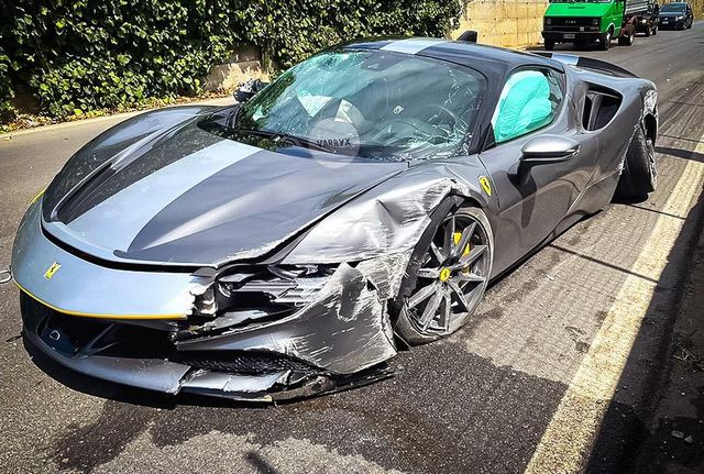 Горе-водій розтрощив найдорожчу нову Ferrari: фото - фото 469619
