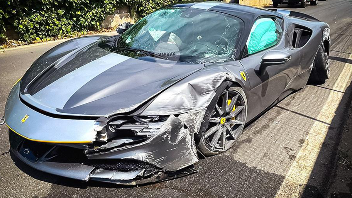 Горе-водій розтрощив найдорожчу нову Ferrari: фото