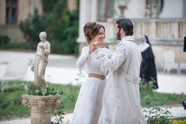 Найгарячіші образи Кейт Бекінсейл за всю кар'єру: добірка фото іменинниці (18+) - фото 469839