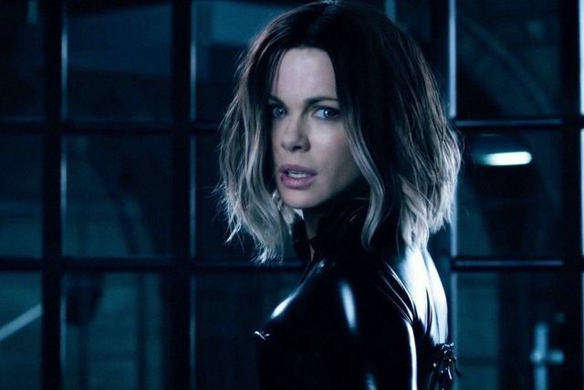 Найгарячіші образи Кейт Бекінсейл за всю кар'єру: добірка фото іменинниці (18+) - фото 469840