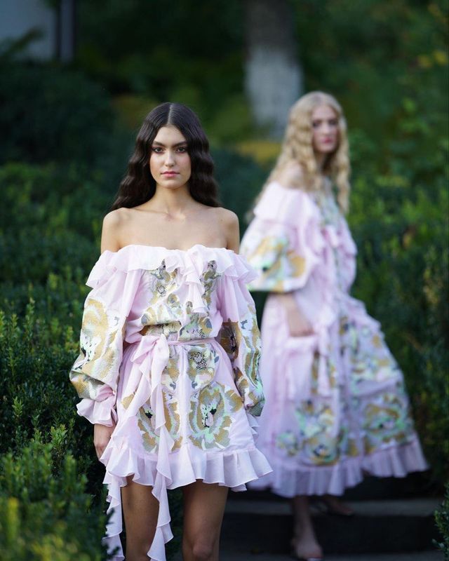 ТОП 5 брендів українських вишиванок, якими захоплюється весь світ - фото 469854