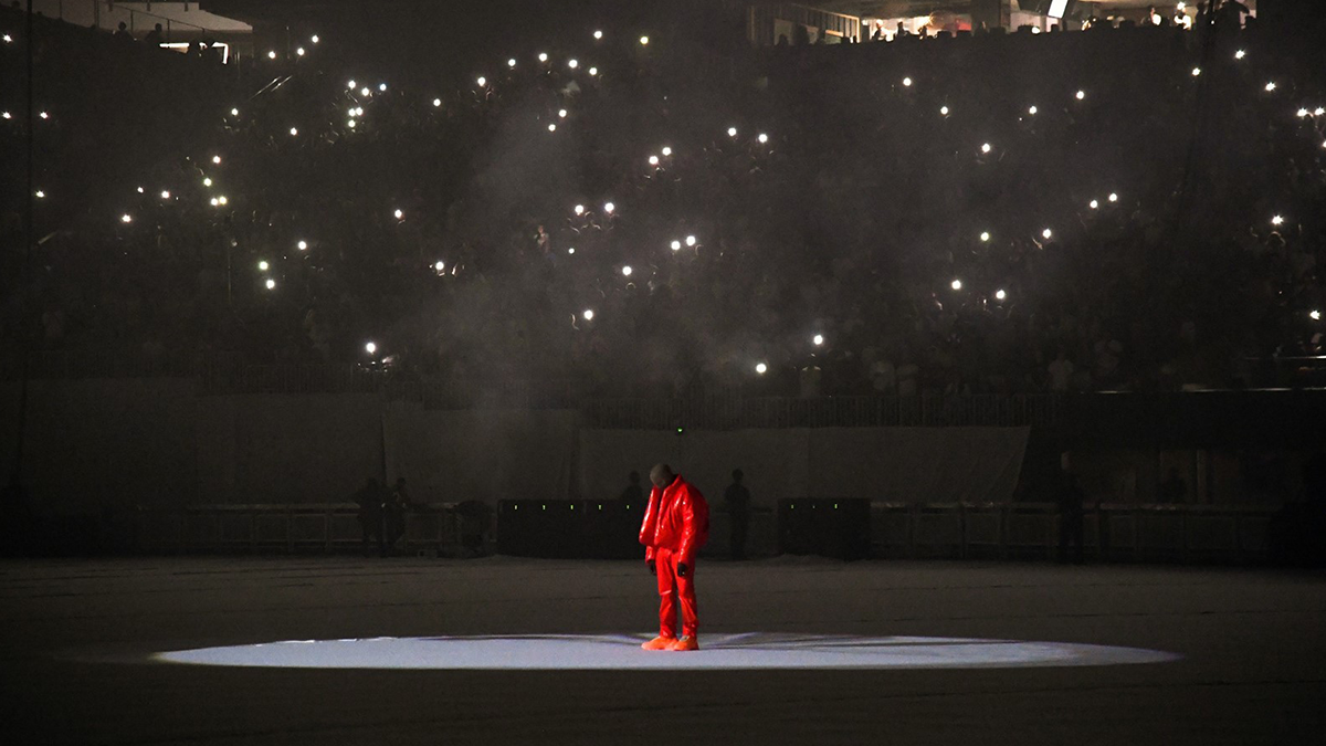 На аукціон виставили пакет з повітрям з концерту Каньє Веста: скільки зараз коштує лот