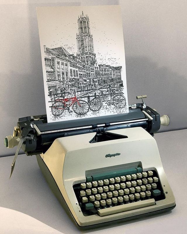 Британець малює неймовірні картини на старій друкарській машинці: вражаюча фотодобірка - фото 469886