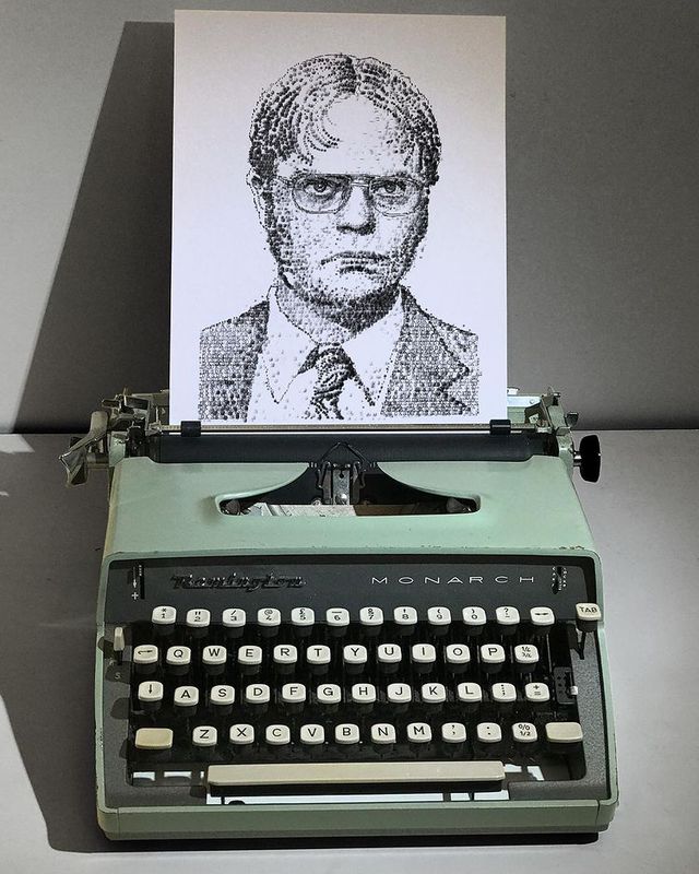 Британець малює неймовірні картини на старій друкарській машинці: вражаюча фотодобірка - фото 469887