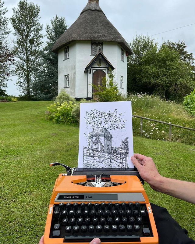Британець малює неймовірні картини на старій друкарській машинці: вражаюча фотодобірка - фото 469889