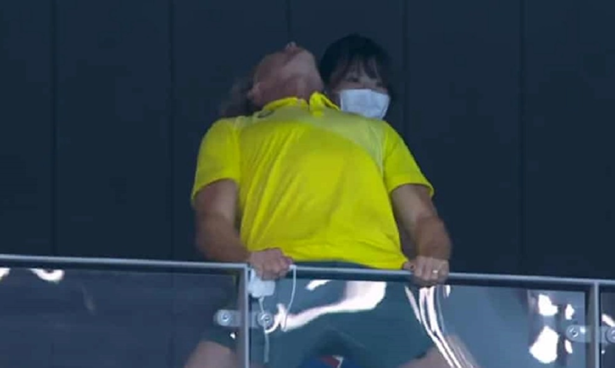 Бурхлива реакція тренера на перемогу австралійки на Олімпіаді 2020 стала вірусною у мережі - фото 1