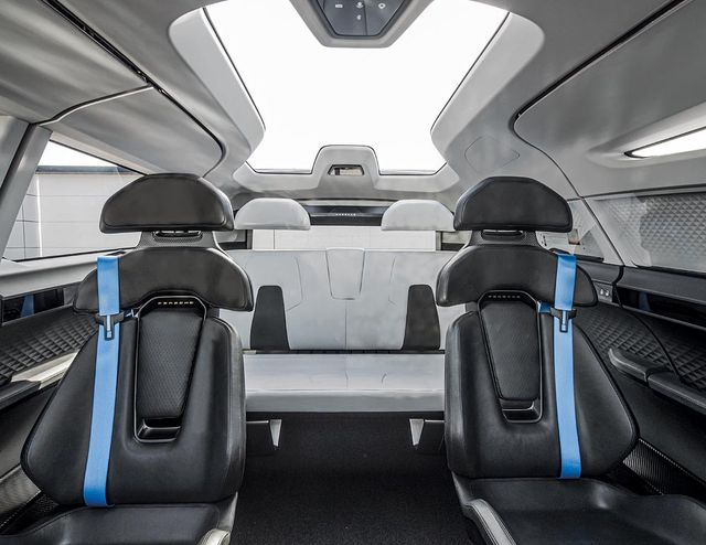 У Porsche представили футуристичний електричний мінівен: як він виглядає зсередини - фото 470010