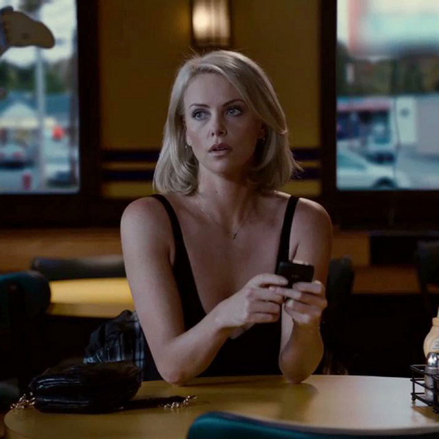 Найгарячіші образи Шарліз Терон за всю кар'єру: добірка фото іменинниці (18+) - фото 470157