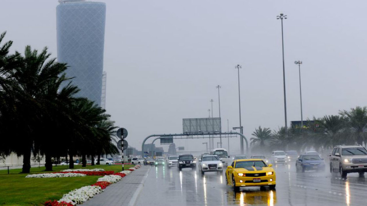 Дощ в ОАЕ викликали за допомогою дронів - фото 1