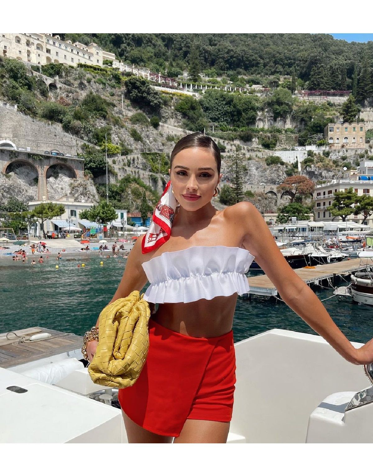 Розкута Міс Всесвіт 2012 захопила фото в романтичному купальнику (18+)