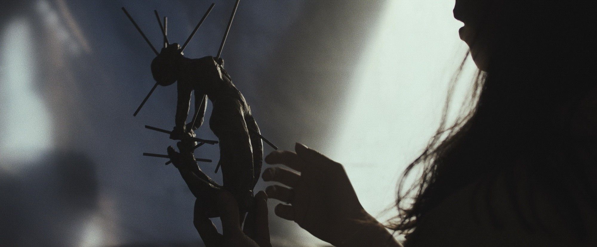 Будинок на іншій стороні: вийшов трейлер багатообіцяючого хорору