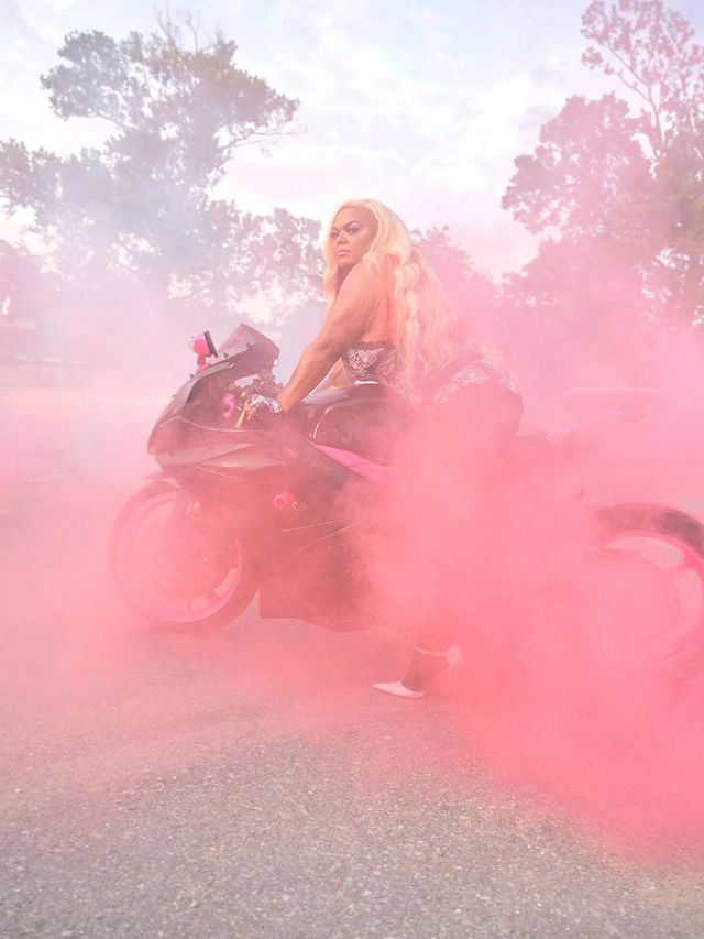 Savage х Fenty представив нову кампанію з сексуальними дівчатами-байкерками - фото 470884