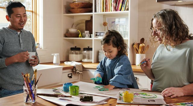 Amazon випустив дозатор для мила: він розповідатиме анекдоти, поки ви миєте руки - фото 470990